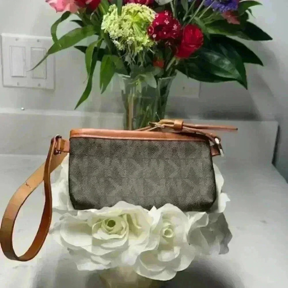 Michael Kors Belt Bag/Mini Shoulder Bag - Picture 2 of 7